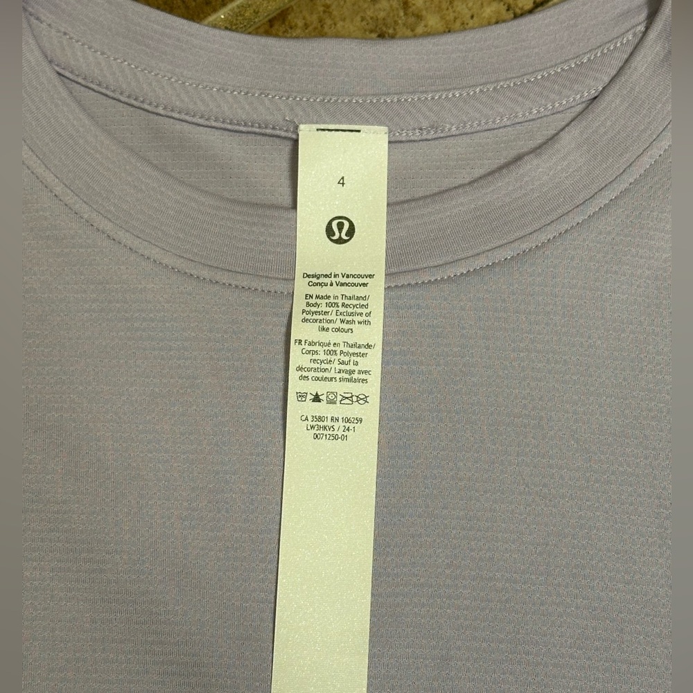 💫Lululemon Women’s Ultralight Waist-Length Tee, Light Purple, NEVER WORN! Size 4 - Picture 5 of 11